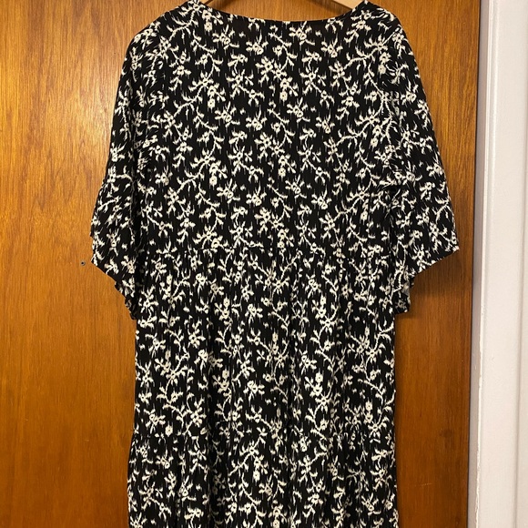 Universal Thread Mini Dress - Picture 2 of 7